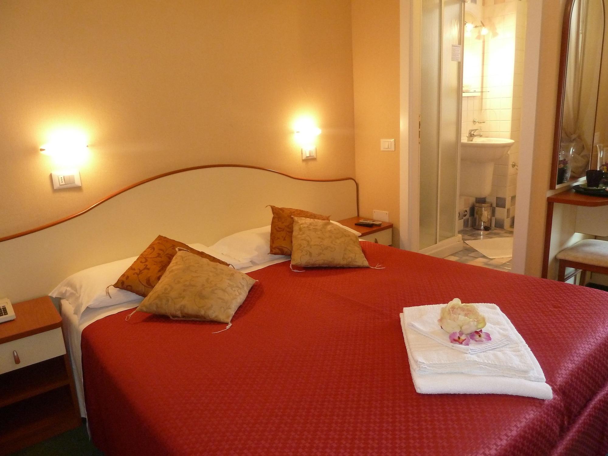 Hotel Crosal Rimini Exterior photo