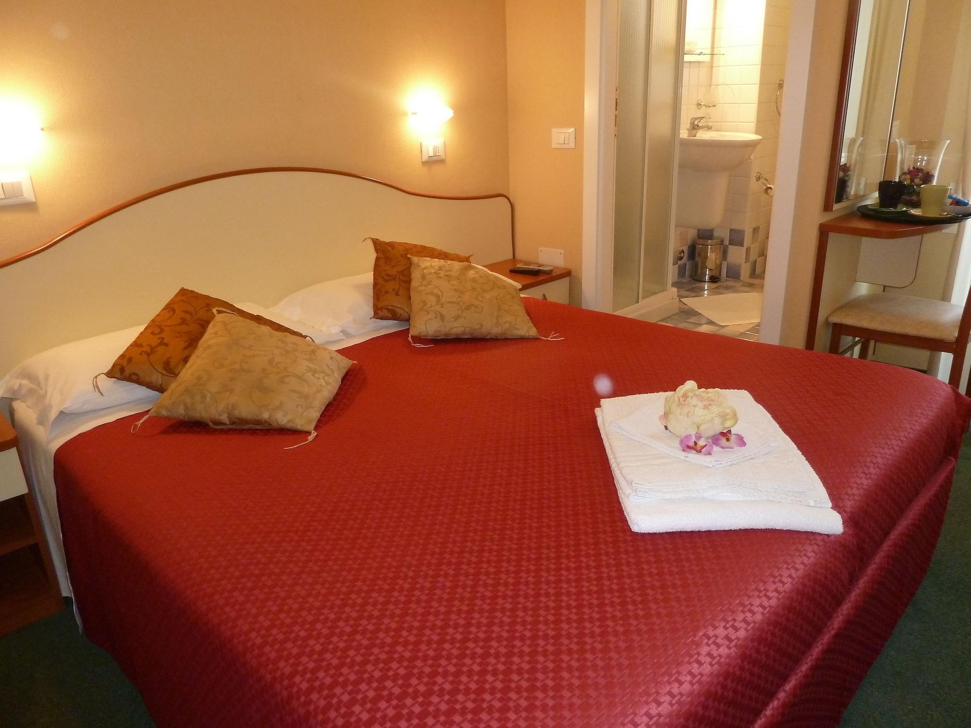 Hotel Crosal Rimini Exterior photo